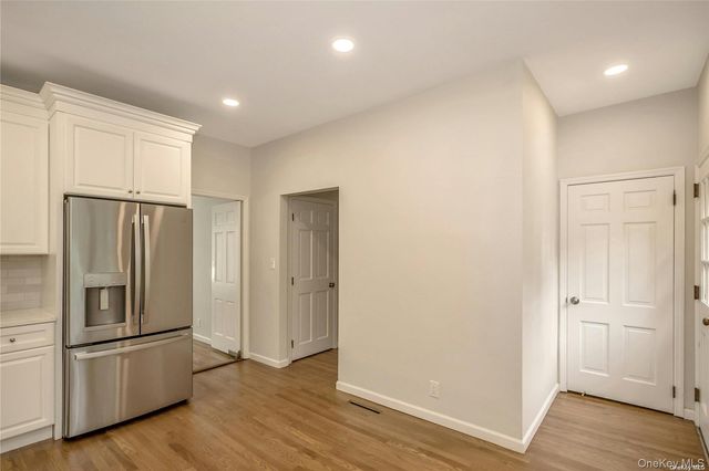 22 Duke Of Gloucest, Manhasset, NY 11030