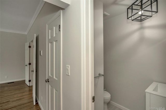 22 Duke Of Gloucest, Manhasset, NY 11030