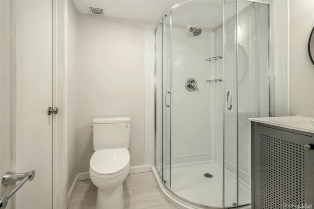 22 Duke Of Gloucest, Manhasset, NY 11030