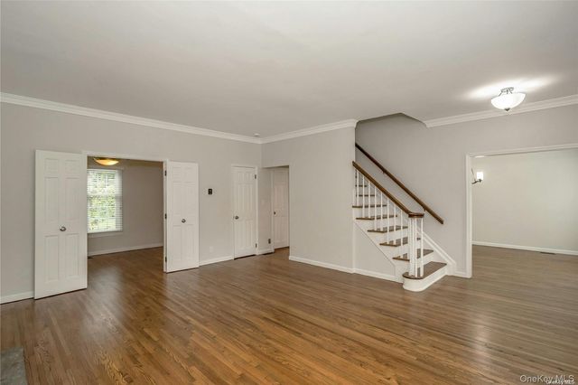 22 Duke Of Gloucest, Manhasset, NY 11030