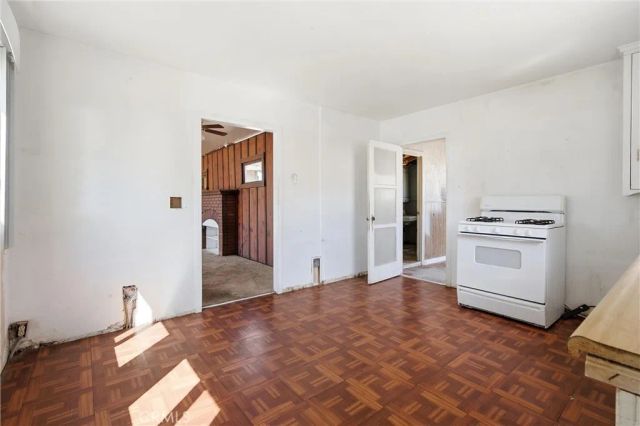 2425 W Occidental Street, Santa Ana, CA 92704