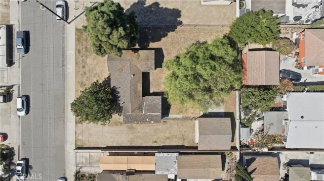 2425 W Occidental Street, Santa Ana, CA 92704