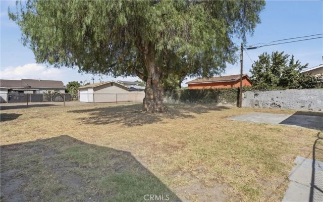 2425 W Occidental Street, Santa Ana, CA 92704