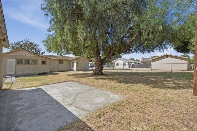 2425 W Occidental Street, Santa Ana, CA 92704