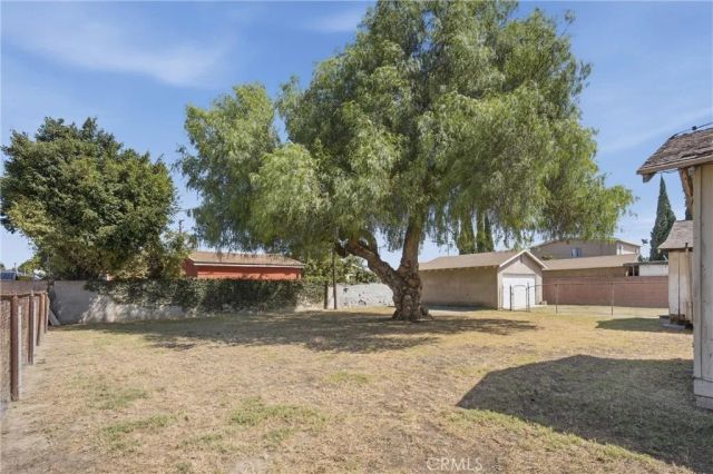 2425 W Occidental Street, Santa Ana, CA 92704