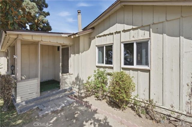 2425 W Occidental Street, Santa Ana, CA 92704