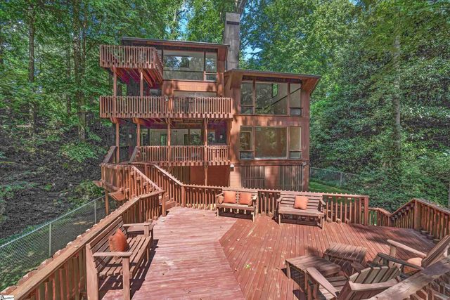 7 W Avondale Drive, Greenville, SC 29609