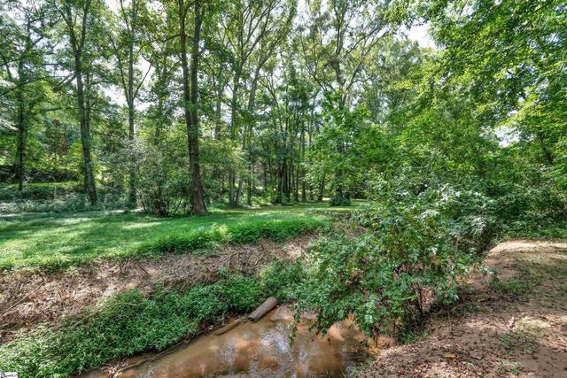 7 W Avondale Drive, Greenville, SC 29609