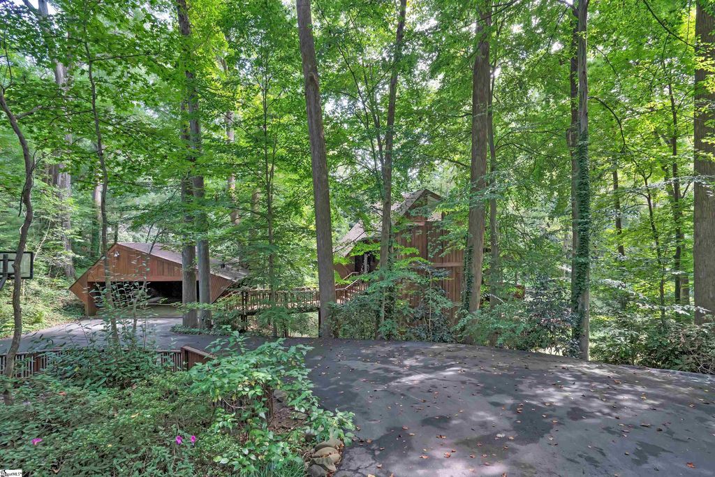 7 W Avondale Drive, Greenville, SC 29609