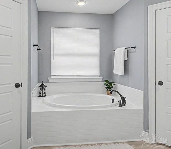 10427 Tanton Rd, Pensacola, FL 32506
