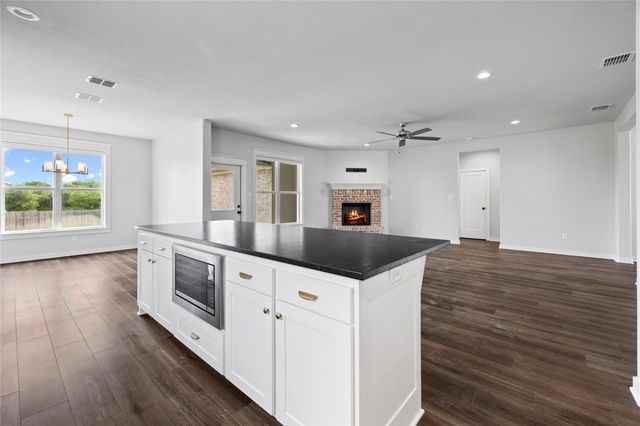 118 Sides Boulevard, Bullard, TX 75757
