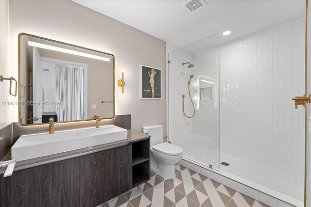 159 NE 6th St 4815, Miami, FL 33132