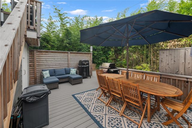 29 Bungalow Walk, Ocean Beach, NY 11770