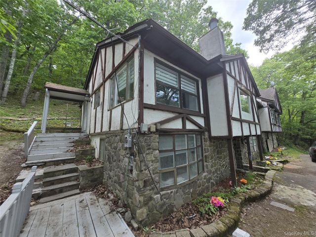13 S Shore Drive, Middletown, NY 10940
