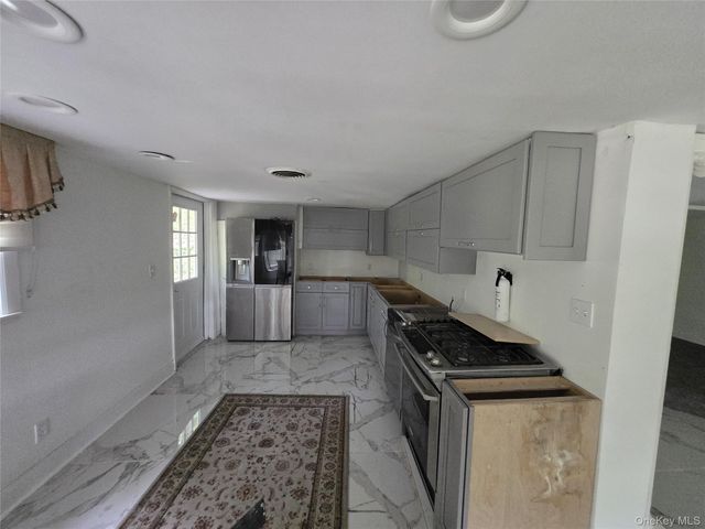13 S Shore Drive, Middletown, NY 10940