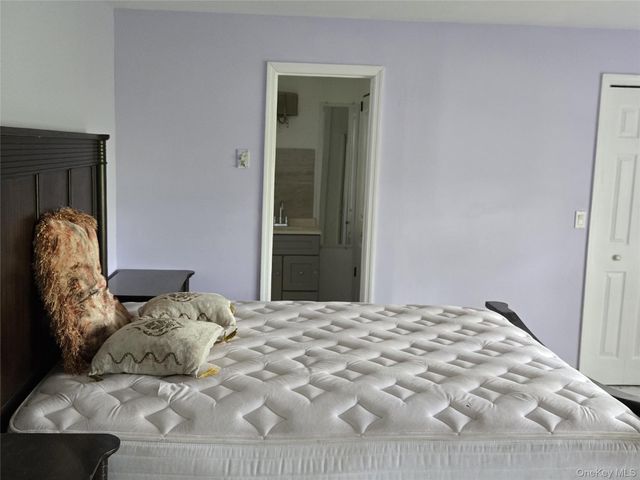 13 S Shore Drive, Middletown, NY 10940