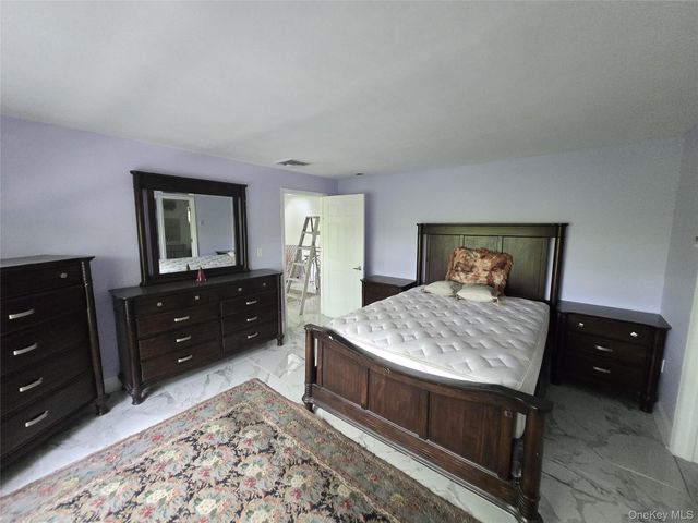 13 S Shore Drive, Middletown, NY 10940