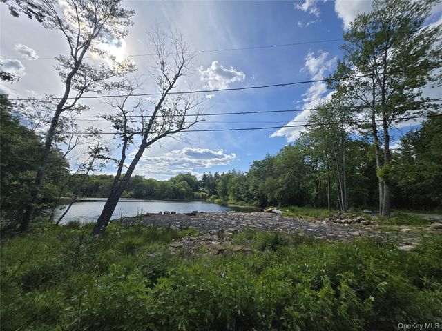 13 S Shore Drive, Middletown, NY 10940