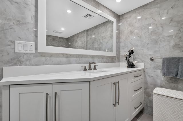 2917 S Ocean Boulevard, Highland Beach, FL 33487