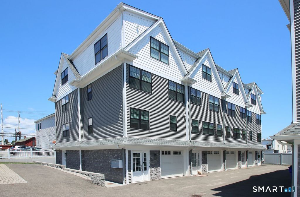 25 Beaumont Street 25, Fairfield, CT 06824