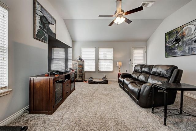 19112 Hecho Drive, Edmond, OK 73012