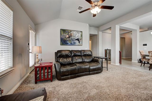 19112 Hecho Drive, Edmond, OK 73012