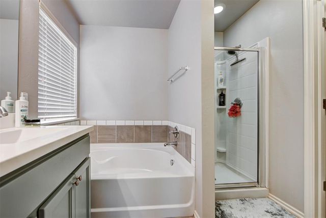 19112 Hecho Drive, Edmond, OK 73012