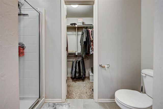 19112 Hecho Drive, Edmond, OK 73012