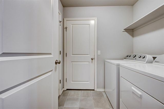 19112 Hecho Drive, Edmond, OK 73012
