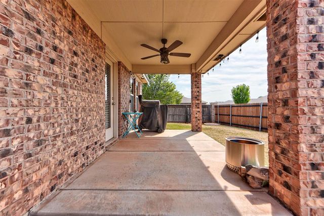 19112 Hecho Drive, Edmond, OK 73012