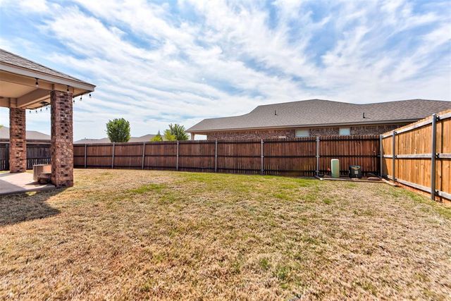 19112 Hecho Drive, Edmond, OK 73012