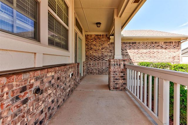 19112 Hecho Drive, Edmond, OK 73012