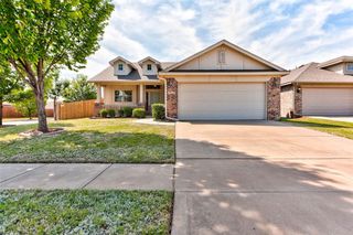 19112 Hecho Drive, Edmond, OK 73012