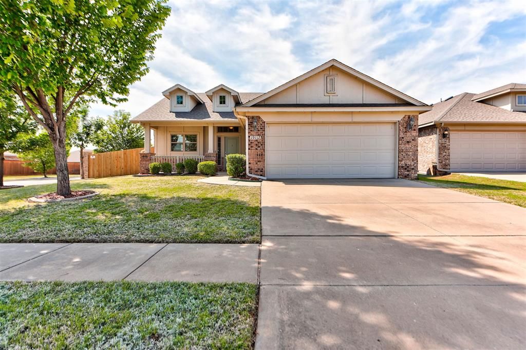 19112 Hecho Drive, Edmond, OK 73012