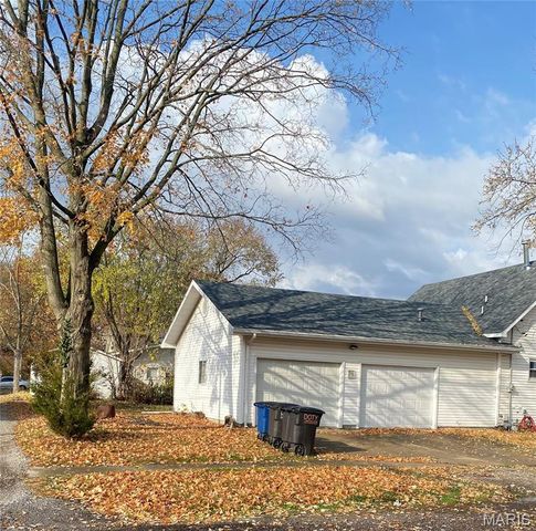 224 Vine Street, Greenville, IL 62246