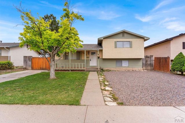 3825 Azalea St, Pueblo, CO 81005
