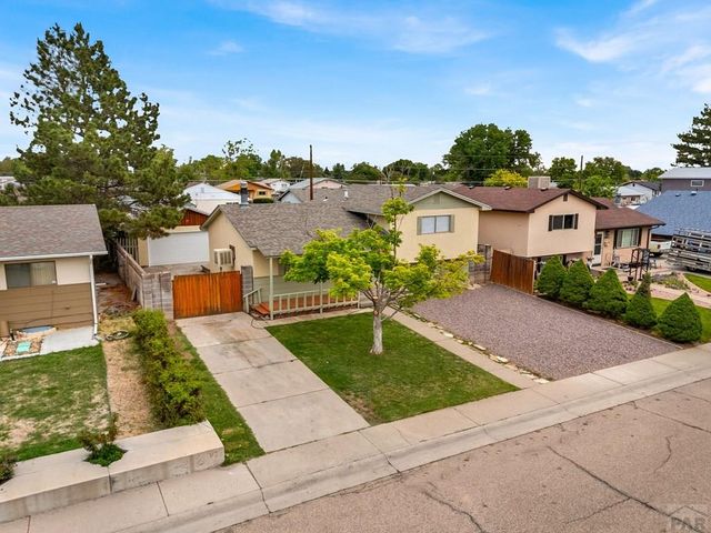 3825 Azalea St, Pueblo, CO 81005
