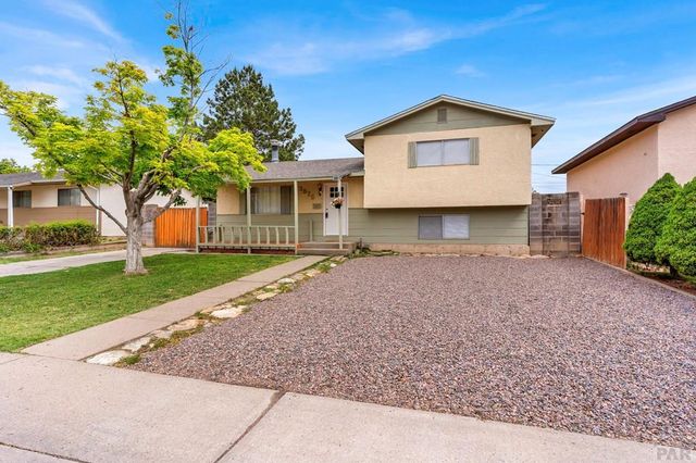 3825 Azalea St, Pueblo, CO 81005