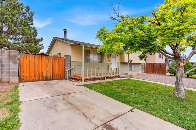3825 Azalea St, Pueblo, CO 81005