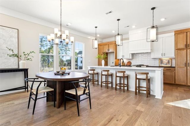 1904 McCoy Rd, Chesapeake, VA 23323