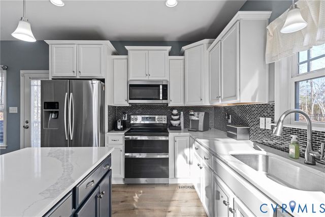 10548 Deerlake Dr, New Kent, VA 23124