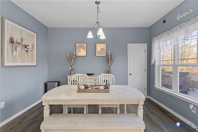 10548 Deerlake Dr, New Kent, VA 23124