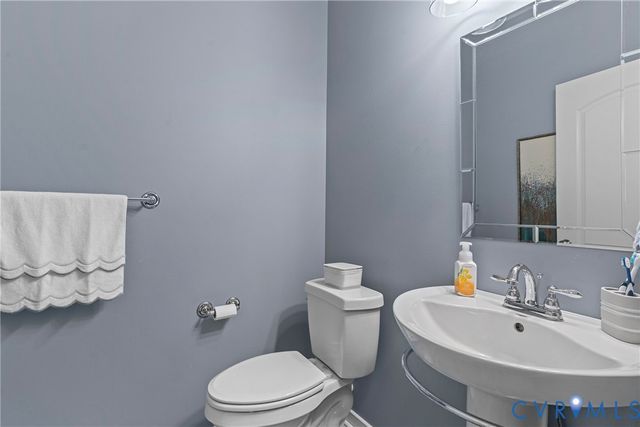 10548 Deerlake Dr, New Kent, VA 23124