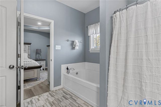 10548 Deerlake Dr, New Kent, VA 23124