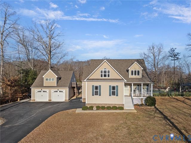 10548 Deerlake Dr, New Kent, VA 23124