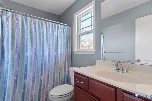 10548 Deerlake Dr, New Kent, VA 23124