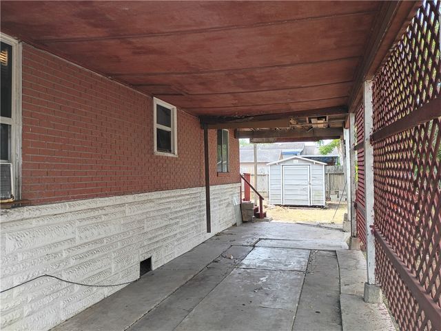 2141 Karen Dr, Corpus Christi, TX 78416