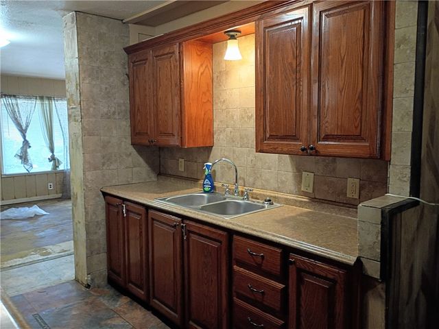 2141 Karen Dr, Corpus Christi, TX 78416