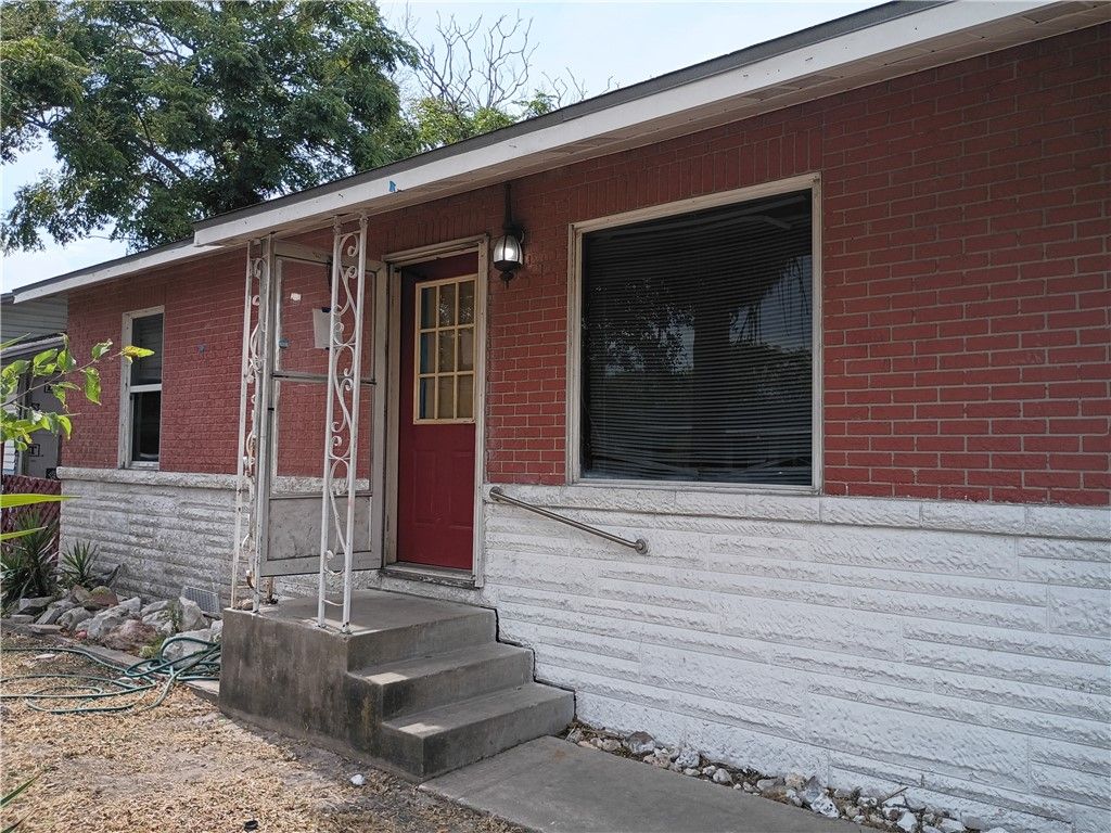 2141 Karen Dr, Corpus Christi, TX 78416 — exterior