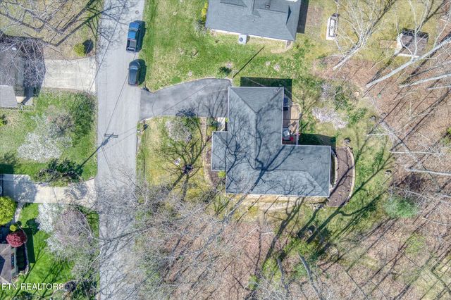 114 Lakeshire Drive, Crossville, TN 38558